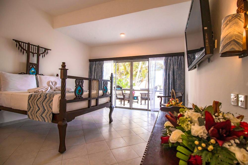 Bamburi Beach Hotel Extérieur photo