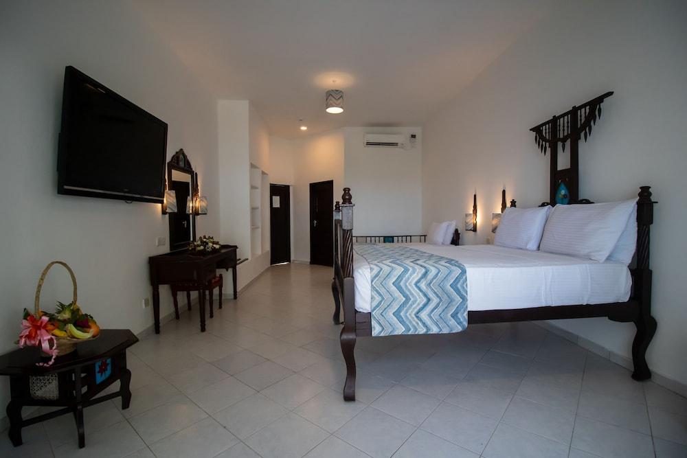 Bamburi Beach Hotel Extérieur photo